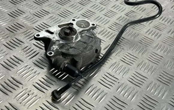 Volkswagen Sharan Vacuum pump 03L145100