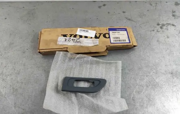 Volvo S60 Fender trim (molding) 39987391