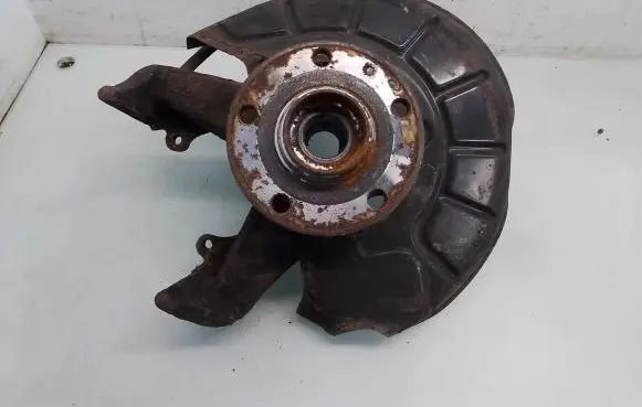 Volkswagen Golf VI Front wheel hub