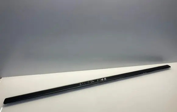 Mercedes-Benz E W211 Front door trim (molding) A2116902062 2116902062
