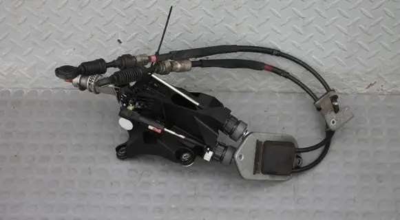 Toyota Auris E180 Gear shift cable linkage 