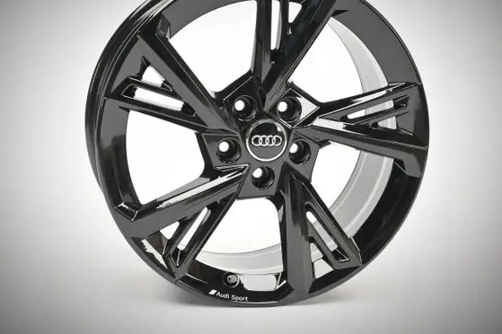 Audi A3 8Y R18 alloy rim 8Y0601025G