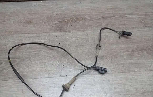 Volvo XC70 ABS brake wheel speed sensor 9467580