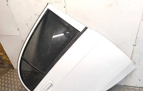 Peugeot iOn Rear door