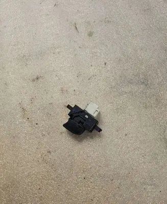 Nissan X-Trail T30 Electric window control switch