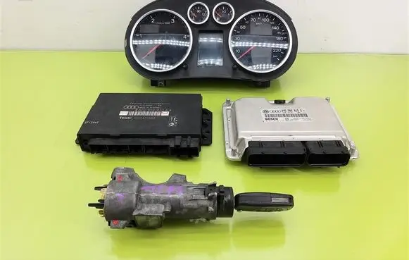 Audi A2 Engine ECU kit and lock set 8Z0920900F