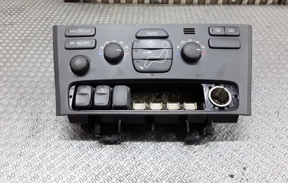 Volvo S60 Climate control unit 8682930