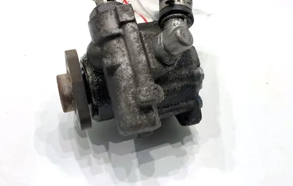 Audi A4 S4 B6 8E 8H Power steering pump 8D0145156T