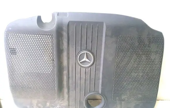 Mercedes-Benz C W204 Engine cover (trim) A6510101167