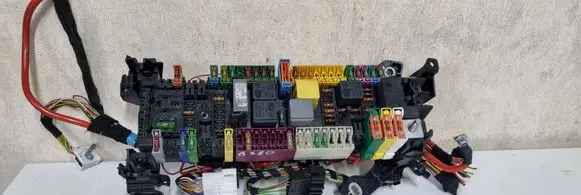 Mercedes-Benz B W246 W242 Fuse module A2469066600 24964861 2080000