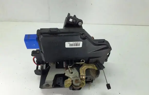 Volkswagen Golf VI Rear door lock 7L0839015 PA66309