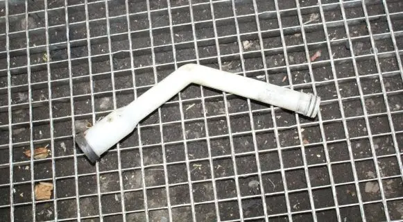 Opel Antara Window washer liquid tank fill tube 20775070