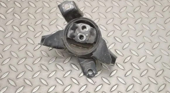 Hyundai Santa Fe Engine mount bracket