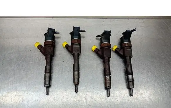 Fuel injectors set