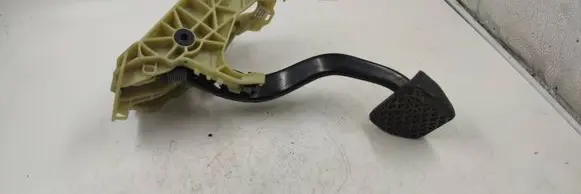 BMW 5 E60 E61 Brake pedal 676922103