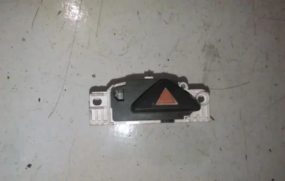 Ford Focus Hazard light switch
