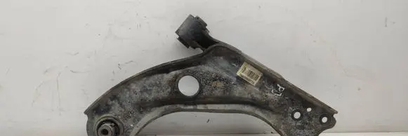 Peugeot 308 Front lower control arm/wishbone 