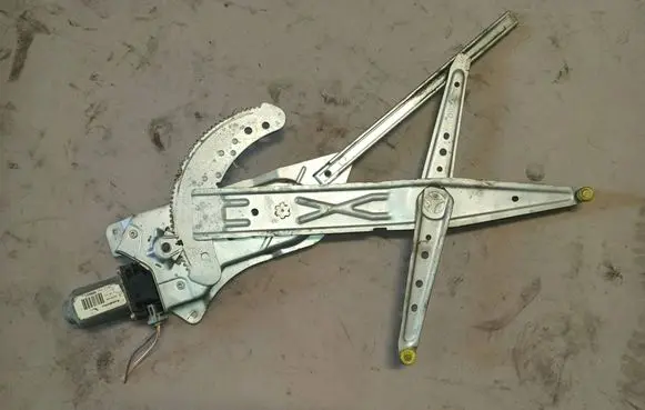 Renault Kangoo I Front door window regulator with motor 