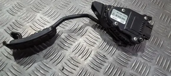 Renault Laguna II Accelerator throttle pedal 8200002905 6pv008119-02