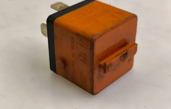 BMW 5 E39 Other relay 0332014456 12V30A 8587