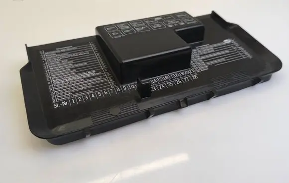 Audi 80 90 B3 Fuse box cover 893941801