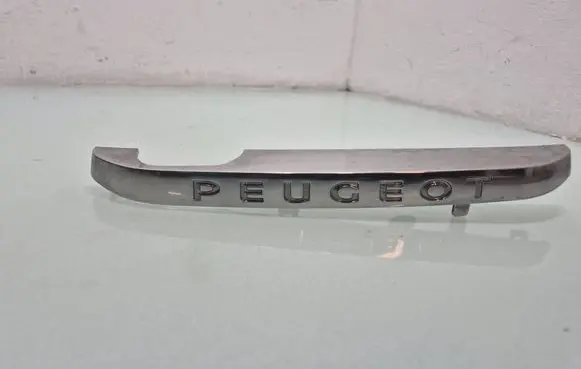 Peugeot 2008 I Tailgate trim 9802531877