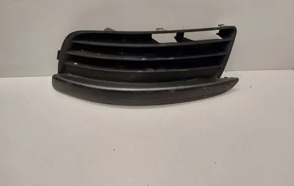 Volkswagen Golf V Front bumper lower grill 1K0853665G