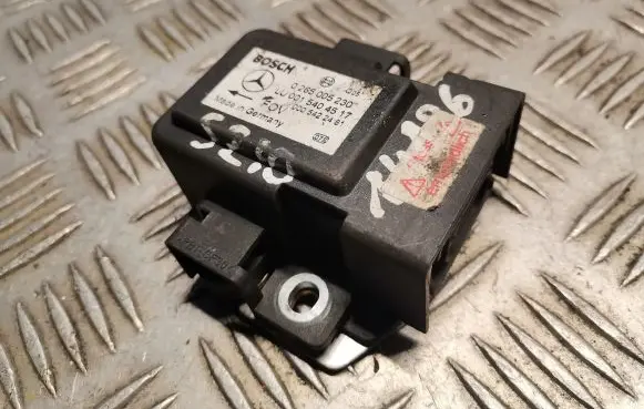 Mercedes-Benz E W210 Yaw turn rate sensor 0015404517