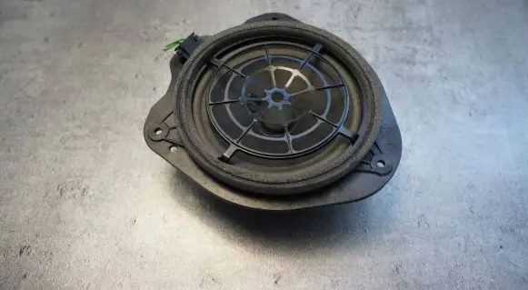 Audi TT TTS RS Mk3 8S Subwoofer speaker 8S0035411A