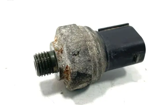 BMW X3 E83 Air conditioning (A/C) pressure sensor 