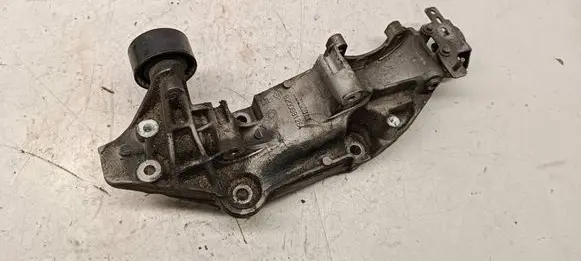 Renault Latitude (L70) Generator/alternator bracket 8200881264
