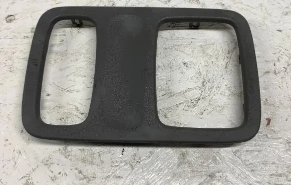 Rear door exterior handle/bracket