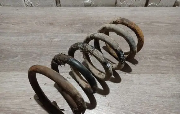 Volvo XC90 Rear coil spring