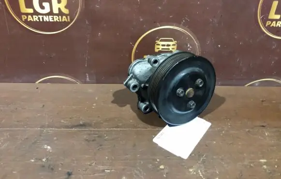 Opel Astra H Water pump 538009610