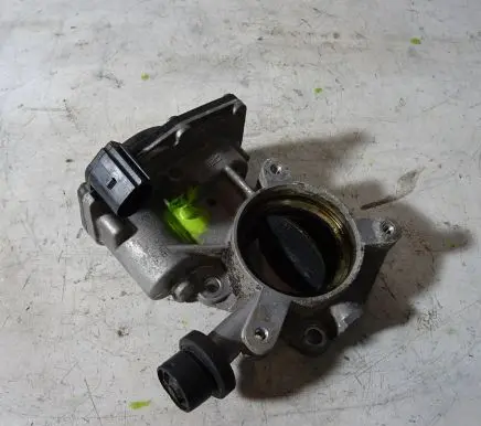 Opel Zafira C Throttle body valve 55564164