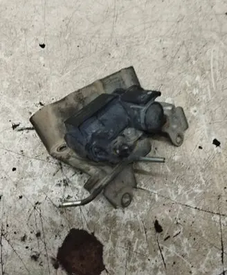 Toyota Corolla Verso AR10 Turbo solenoid valve 258190R011 06T326 70051308