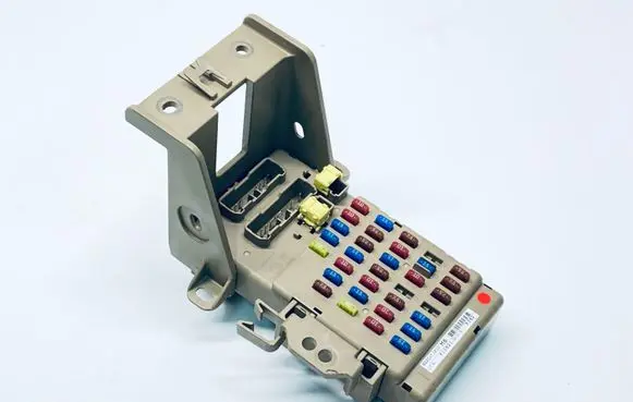 Subaru XV I Fuse module 82201FJ210
