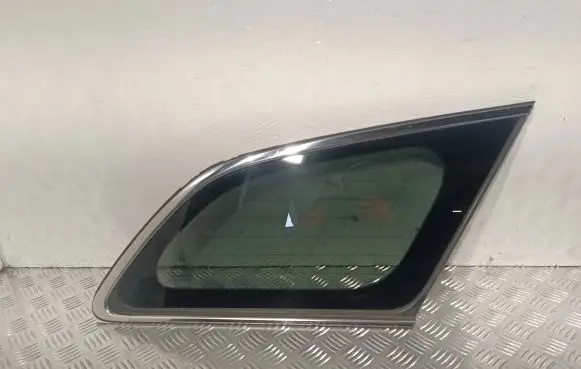 Toyota Avensis T270 Rear side window 6271005090