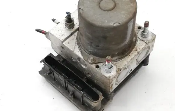 Toyota Avensis T270 ABS Pump 4454005070