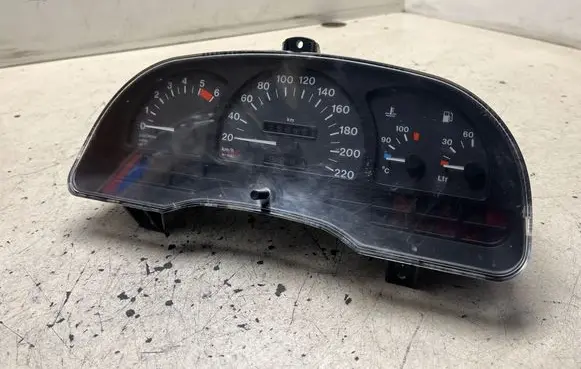 Opel Astra F Speedometer (instrument cluster) 81117675 90356303