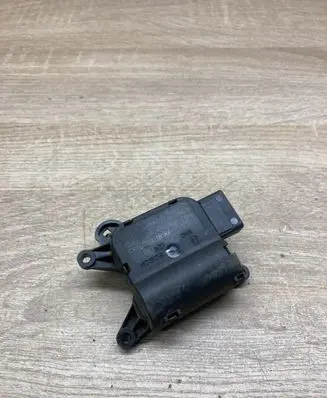 Volkswagen Touran I Air flap motor/actuator 1K0907511B 0132801341