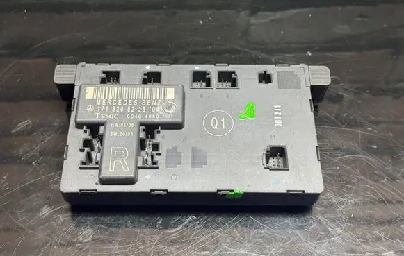 Mercedes-Benz SLK R171 Other control units/modules 1718205226 00404880
