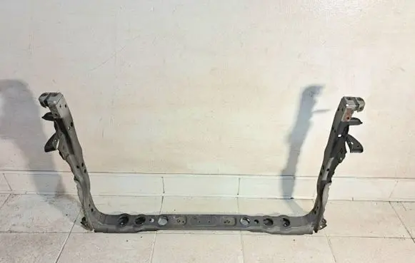 Toyota Auris 150 Radiator support slam panel