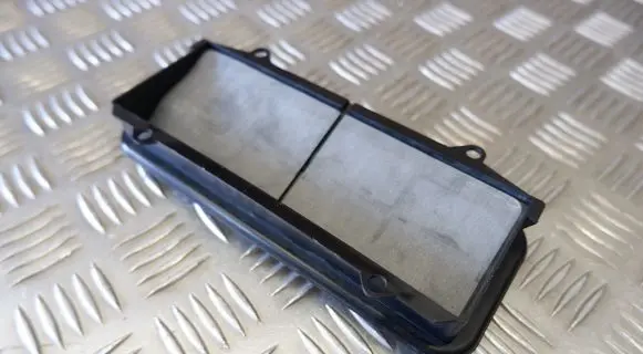 Nissan Leaf II (ZE1) Quarter panel pressure vent 8200213712