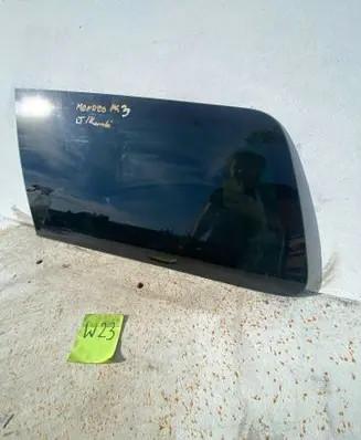 Ford Mondeo Mk III Rear side window 43R00104