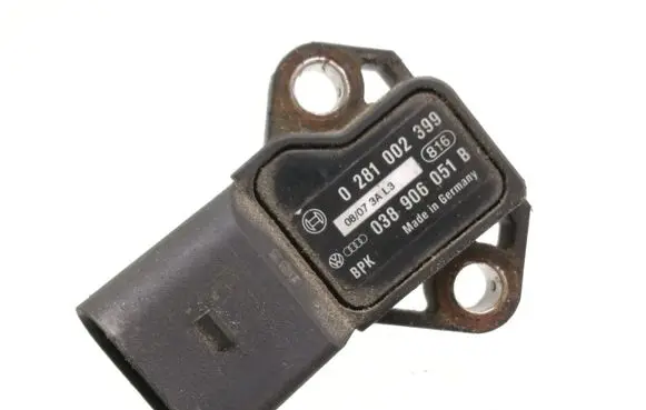 Volkswagen Touran I Air pressure sensor 0281002399 038906051B