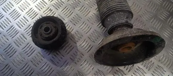 Opel Omega B1 Coil spring mount 