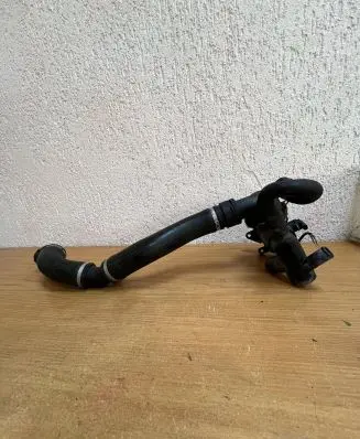 Land Rover Discovery 5 Engine coolant pipe/hose HPLA8260BC 1771