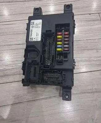 Opel Corsa D Fuse box set 13424261