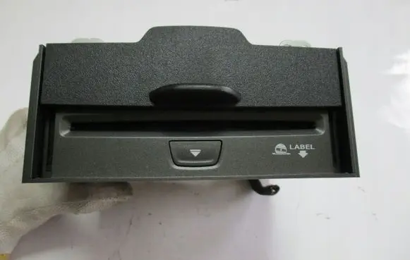 Jeep Cherokee CD/DVD changer P68273966AA